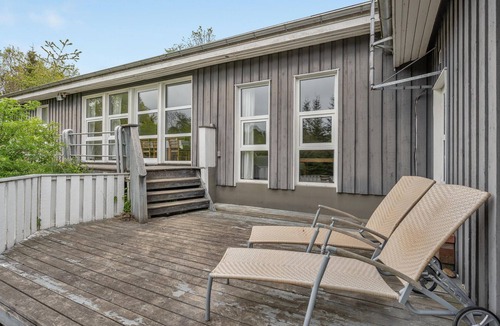 Handrup House | Nice home in Ebeltoft with kitchen