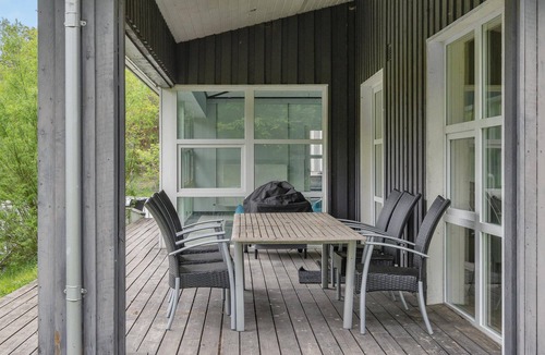 Handrup House | Nice home in Ebeltoft with kitchen