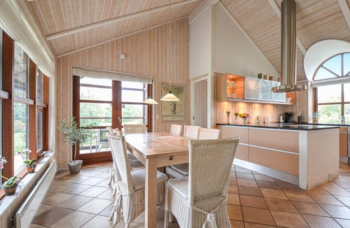 Handrup Strand House | Nice home in Ebeltoft with kitchen