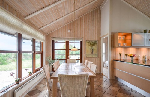 Handrup Strand House | Nice home in Ebeltoft with kitchen