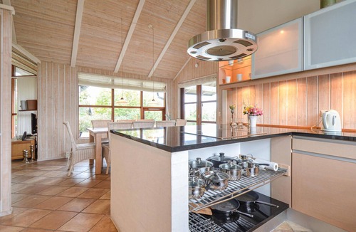 Handrup Strand House | Nice home in Ebeltoft with kitchen