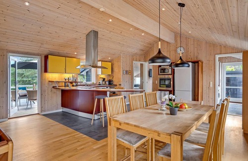 Egsmark Strand House | Nice home in Ebeltoft with kitchen