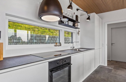 Egsmark Strand House | Nice home in Ebeltoft with kitchen