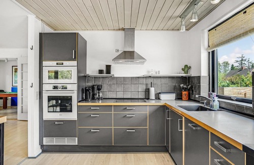 Lyngsbæk Strand House | Nice home in Ebeltoft with WiFi