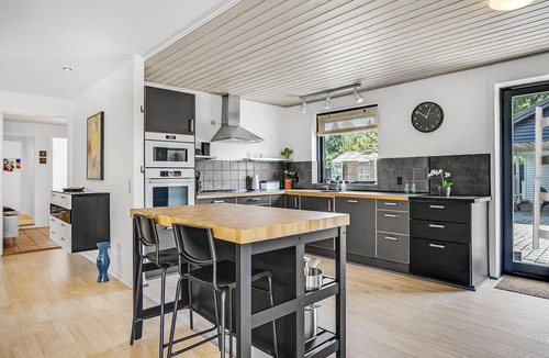 Lyngsbæk Strand House | Nice home in Ebeltoft with WiFi