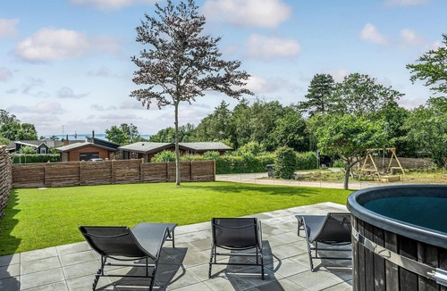 Lyngsbæk Strand House | Nice home in Ebeltoft with WiFi