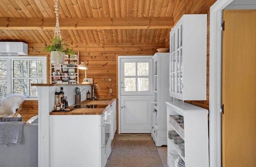 Øksenmølle House | Nice home in Ebeltoft with kitchen