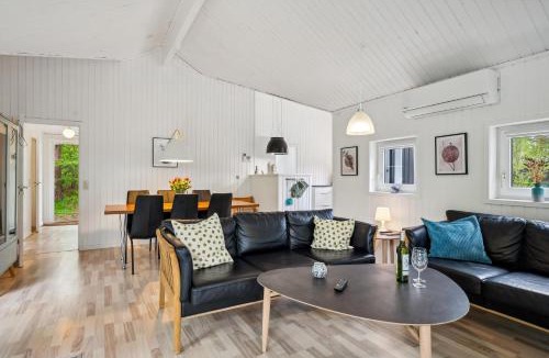 Lyngsbæk Strand House | Nice Home In Ebeltoft With 3 Bedrooms, Sauna And Internet