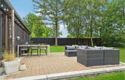 Lyngsbæk Strand House | Nice Home In Ebeltoft With Wifi