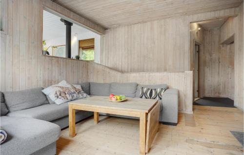 Handrup House | Nice Home In Ebeltoft With Kitchen