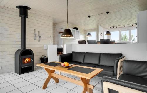Egsmark Strand House | Nice Home In Ebeltoft With Sauna