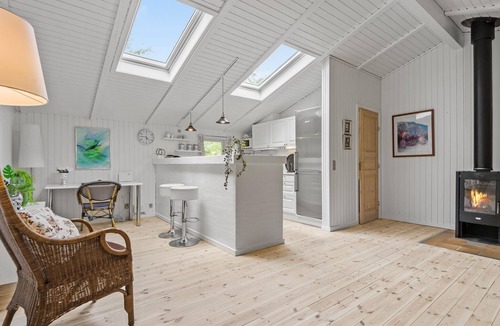 Sjaelborg House | Nice home in Esbjerg V with WiFi