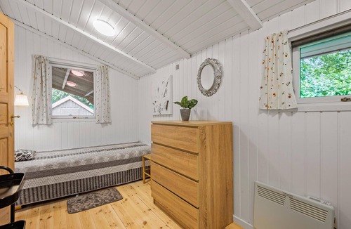 Sjaelborg House | Nice home in Esbjerg V with WiFi