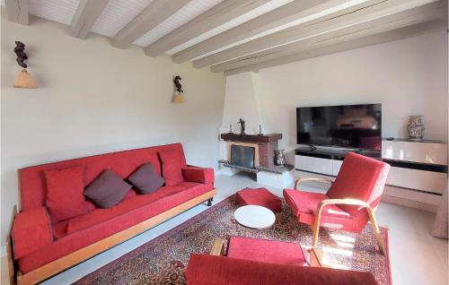 Etigny House | Nice Home In Étigny With Wifi