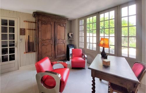 Etigny House | Nice Home In Étigny With Wifi