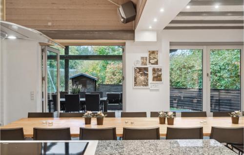 Farvang House | Nice Home In Fårvang With Sauna