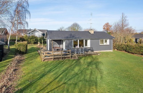 Bøjden House | Nice home in Faaborg with house sea view