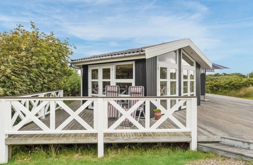 Rindby Strand House | Nice home in Fanø with kitchen