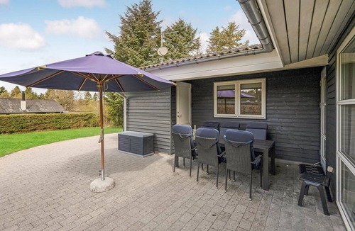 Farvang House | Nice home in Fårvang with sauna