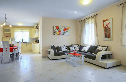 Valbandon House | Nice home in Fazana with private swimming pool, can be inside or outside