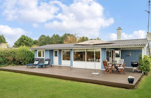 Fej House | Nice home in Fejø with kitchen