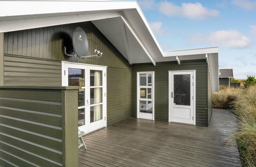 Lild Strand House | Nice home in Frøstrup with WiFi