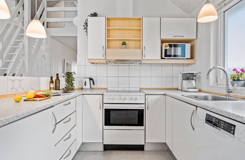 Lild Strand House | Nice home in Frøstrup with kitchen
