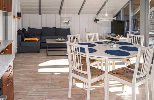 Skygge House | Nice home in Give with WiFi