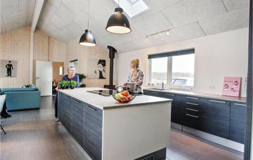 Fjellerup Strand House | Nice Home In Glesborg With Kitchen