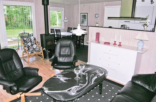 Glesborg House | Nice home in Glesborg with WiFi