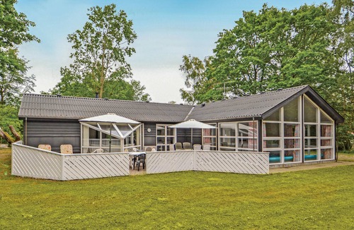 Fjellerup Strand House | Nice home in Glesborg with sauna