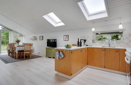 Fjellerup Strand House | Nice home in Glesborg with WiFi