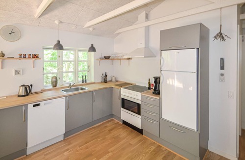 Fjellerup Strand House | Nice home in Glesborg with WiFi