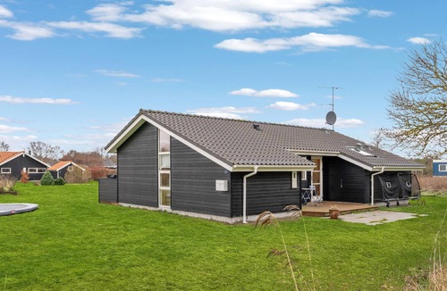 Fjellerup Strand House | Nice home in Glesborg with sauna