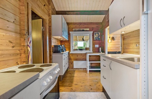 Bønnerup Strand House | Nice home in Glesborg with kitchen