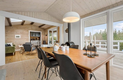 Bønnerup Strand House | Nice home in Glesborg with kitchen