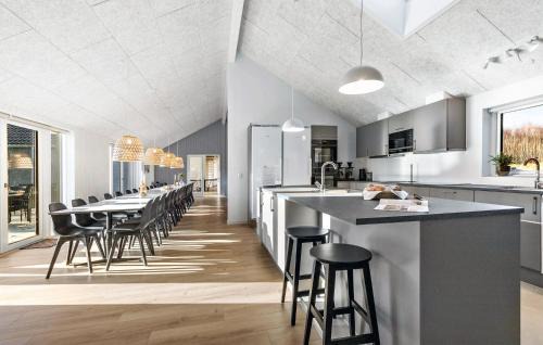 Fjellerup House | Nice Home In Glesborg With Sauna