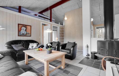 Fjellerup Strand House | Nice Home In Glesborg With Sauna