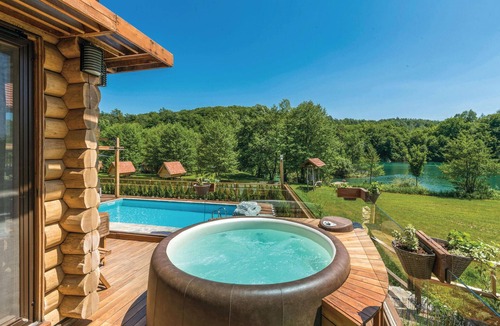 Generalski Stol House | Nice home in Gornji Zvecaj with sauna
