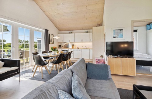 Grasten House | Nice home in Gråsten with sauna