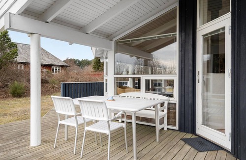 Grenaa House | Nice home in Grenaa with kitchen