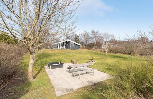 Grenaa House | Nice home in Grenaa with kitchen