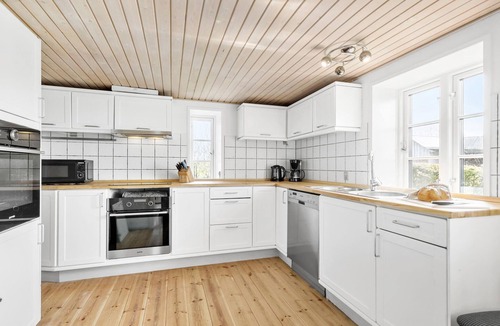 Grenaa House | Nice home in Grenaa with WiFi