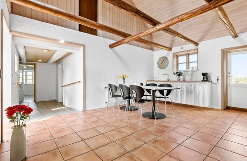 Grenaa House | Nice home in Grenaa with WiFi