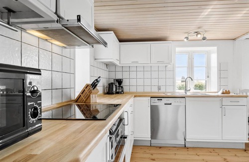 Grenaa House | Nice home in Grenaa with WiFi