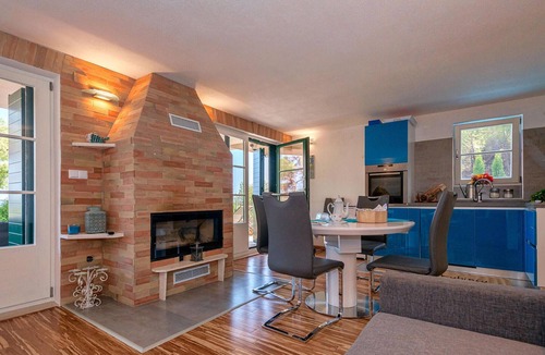 Zavala House | Nice home in Gromin Dolac with sauna