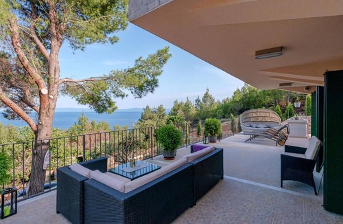 Zavala House | Nice home in Gromin Dolac with sauna