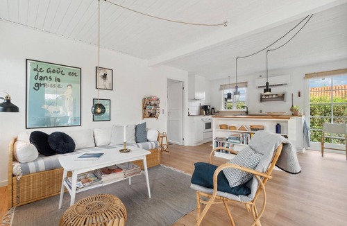 Gudhjem House | Nice home in Gudhjem with kitchen