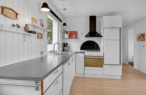 Hejsager Strand House | Nice home in Haderslev with house sea view