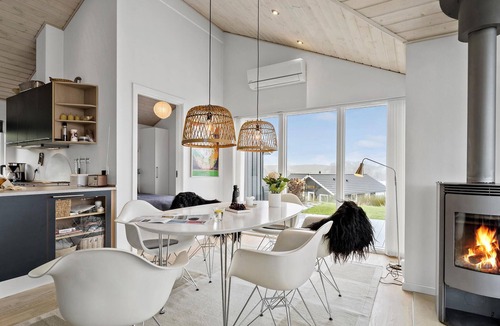 Diernæs House | Nice home in Haderslev with lake view